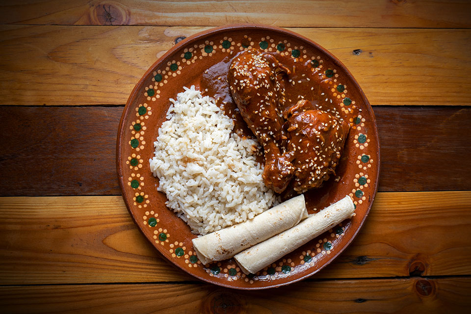 Domingo: mole oaxaqueño